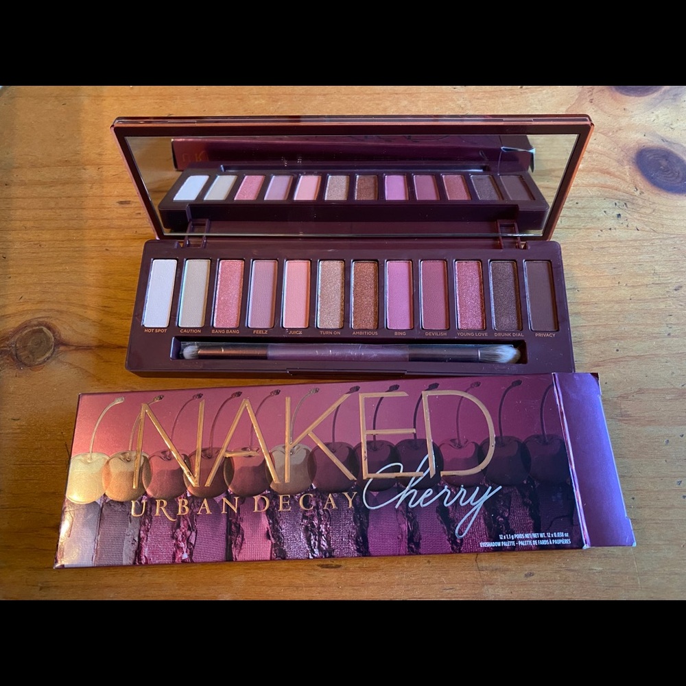 Urban Decay Naked Cherry Eyeshadow Palette